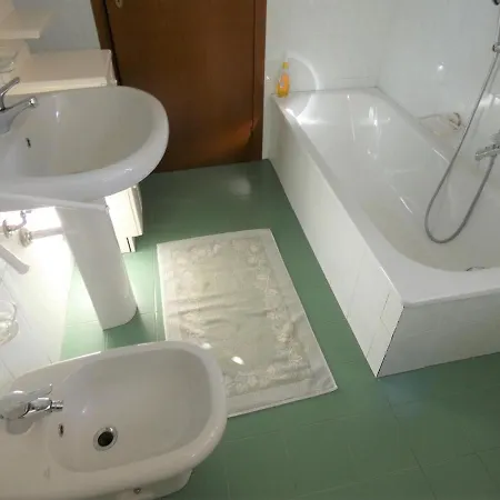 Casa Clivia - 3 Bedroom With View Apartament Stresa