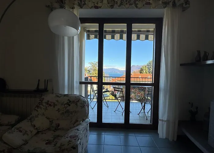 Casa Clivia - 3 Bedroom With View Апартаменти Стреза